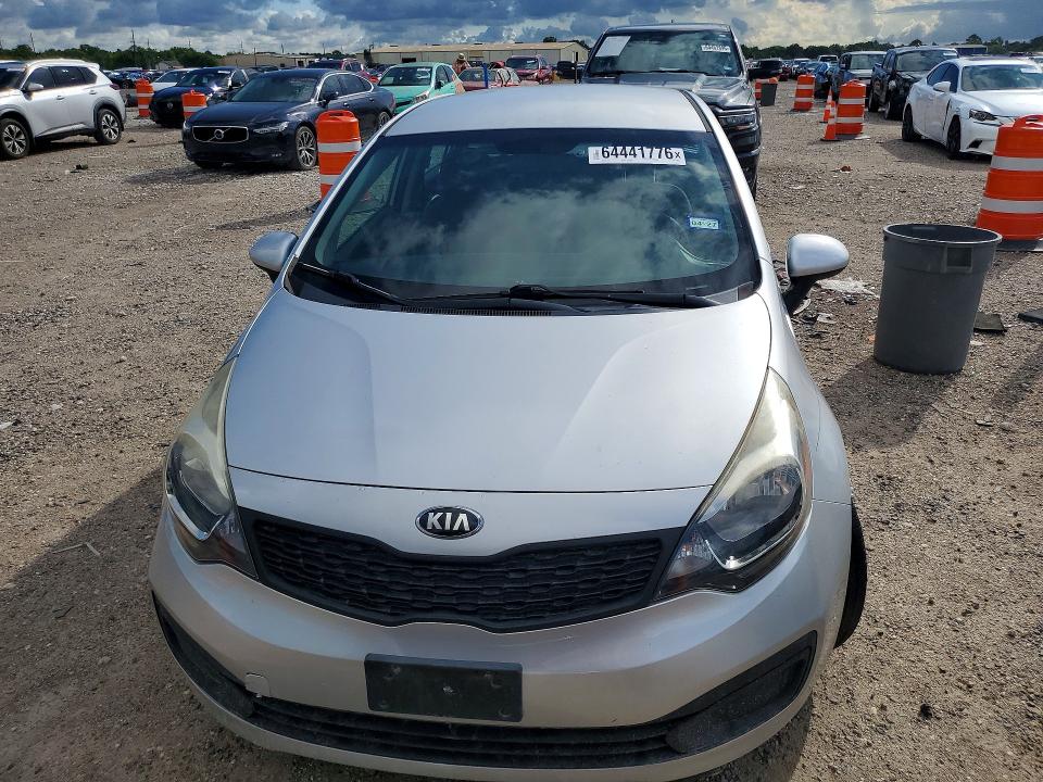 2015 Kia Rio მანქანა იყიდება აუქციონზე, vin: KNADM4A38F6478353, აუქციონის ნომერი: 64441776