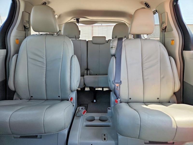 66306176 :رقم المزاد ، 5TDYK3DC0BS154162 vin ، 2011 Toyota Sienna مزاد بيع