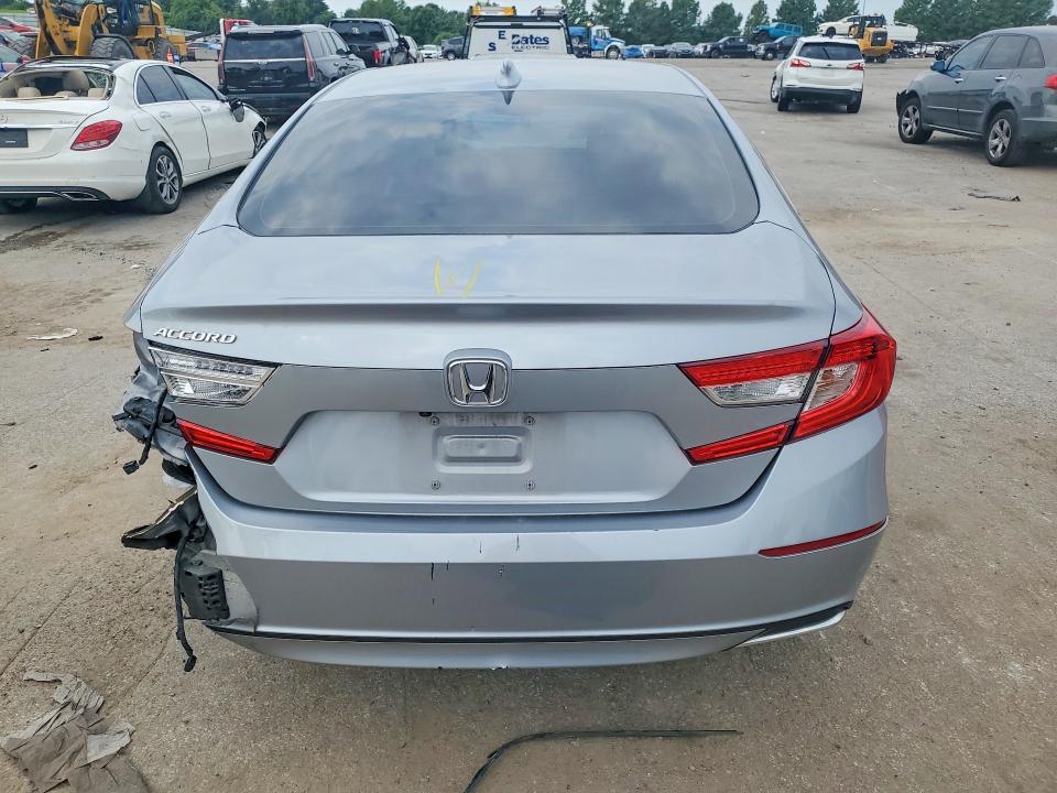 63229086 :رقم المزاد ، 1HGCV1F56JA121233 vin ، 2018 Honda Accord مزاد بيع