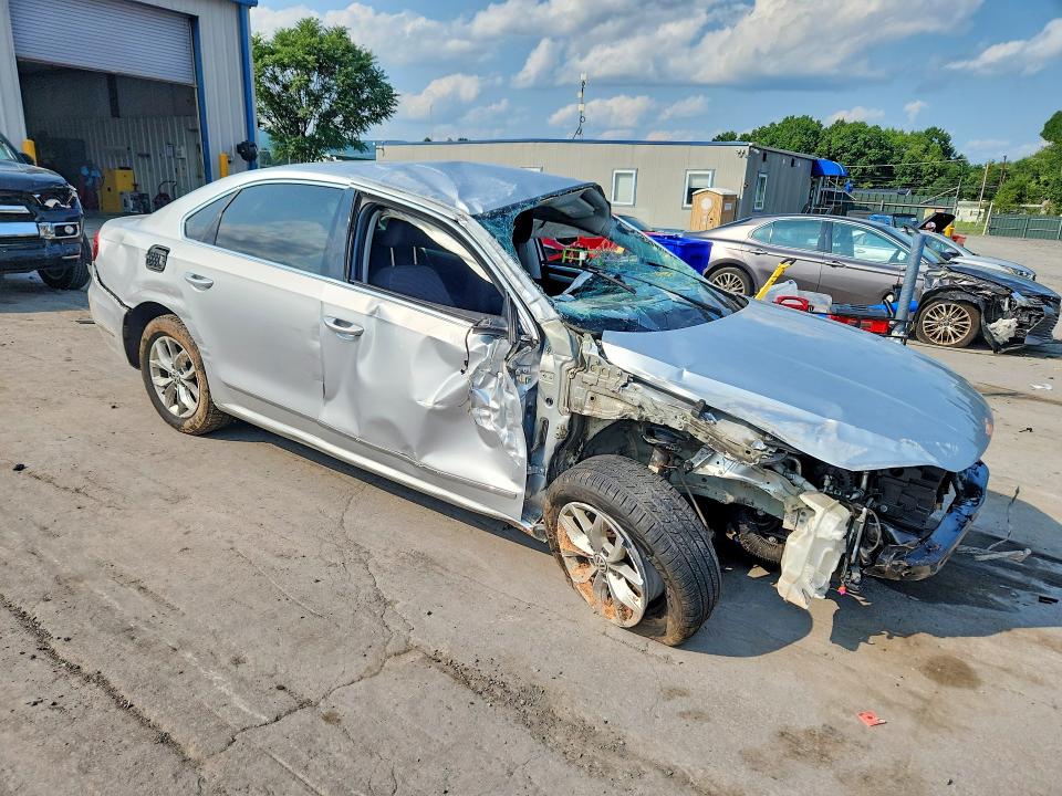 2017 Volkswagen Passat მანქანა იყიდება აუქციონზე, vin: 1VWAT7A30HC042608, აუქციონის ნომერი: 65129466