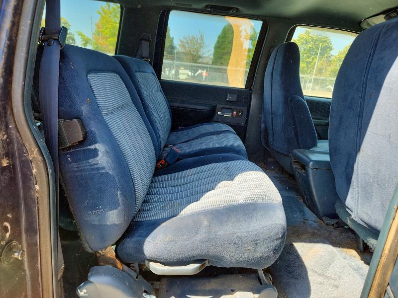 Auction sale of the 1994 Chevrolet Suburban, vin: 1GNFK16K9RJ379730, lot number: 65182136