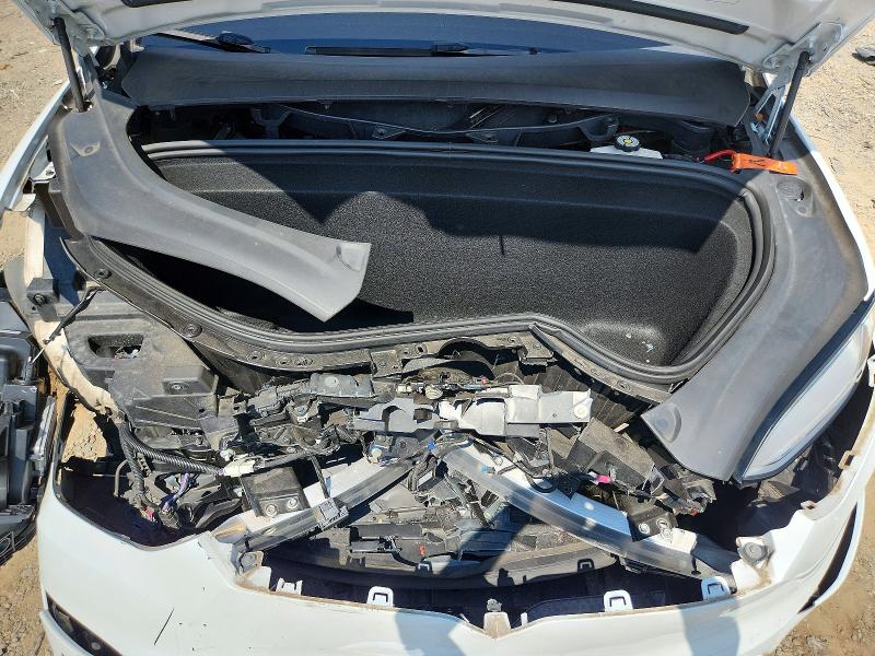 66757016 :رقم المزاد ، 7SAXCBE67NF332236 vin ، 2022 Tesla Model X مزاد بيع