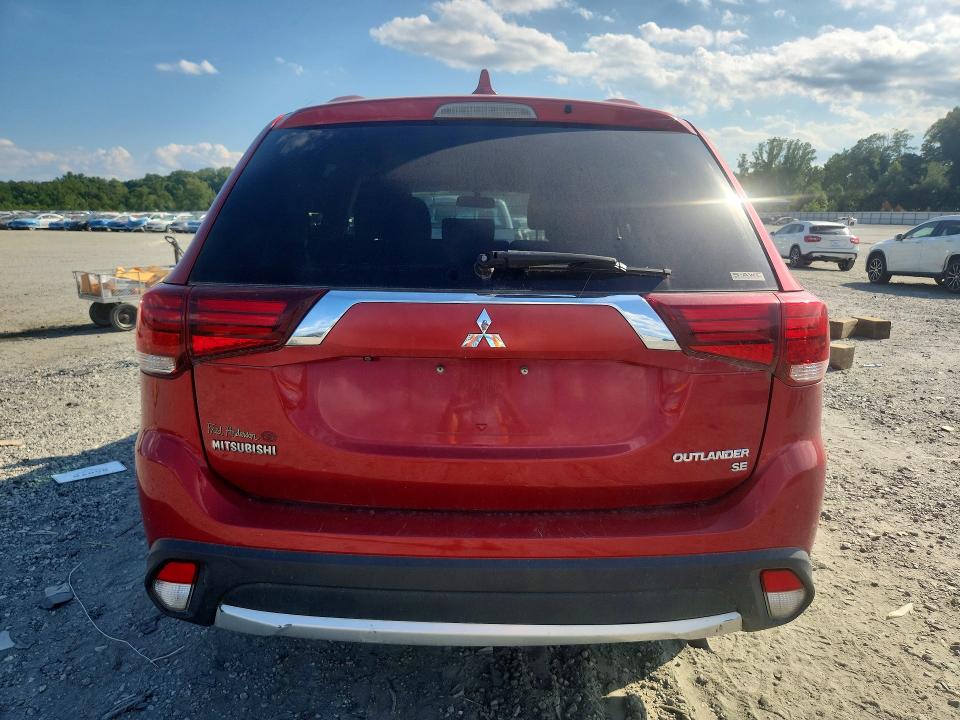 65369696 :رقم المزاد ، JA4AZ3A39JZ039181 vin ، 2018 Mitsubishi Outlander مزاد بيع