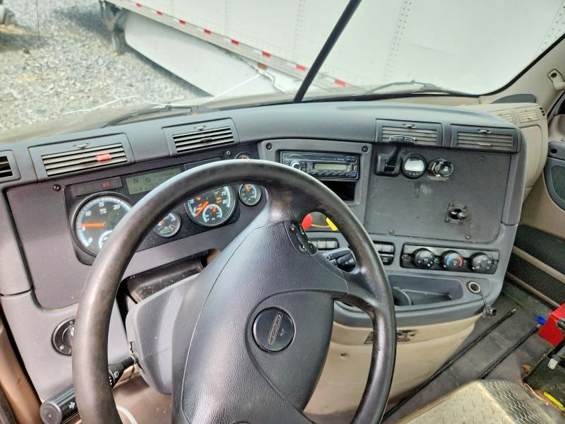 Auction sale of the 2017 Freightliner Cascadia 113, vin: 1FUBGBDVXHLHH2528, lot number: 66353716
