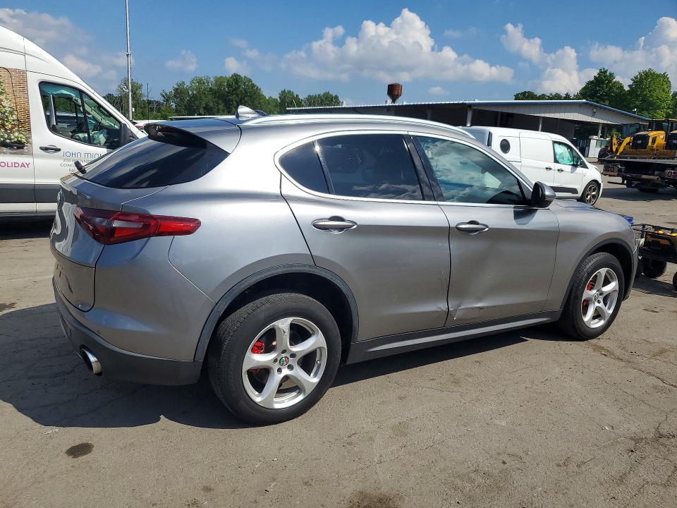 64332996 :رقم المزاد ، ZASFAKAN1J7B83521 vin ، 2018 Alfa Romeo Stelvio مزاد بيع