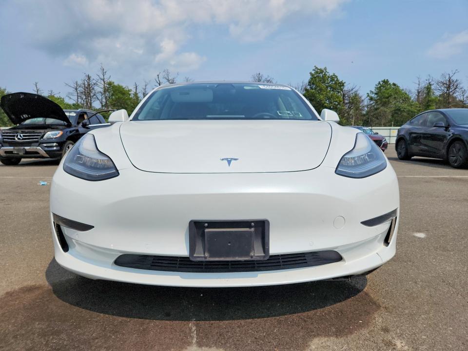 64054616 :رقم المزاد ، 5YJ3E1EB5LF637339 vin ، 2020 Tesla Model 3 مزاد بيع
