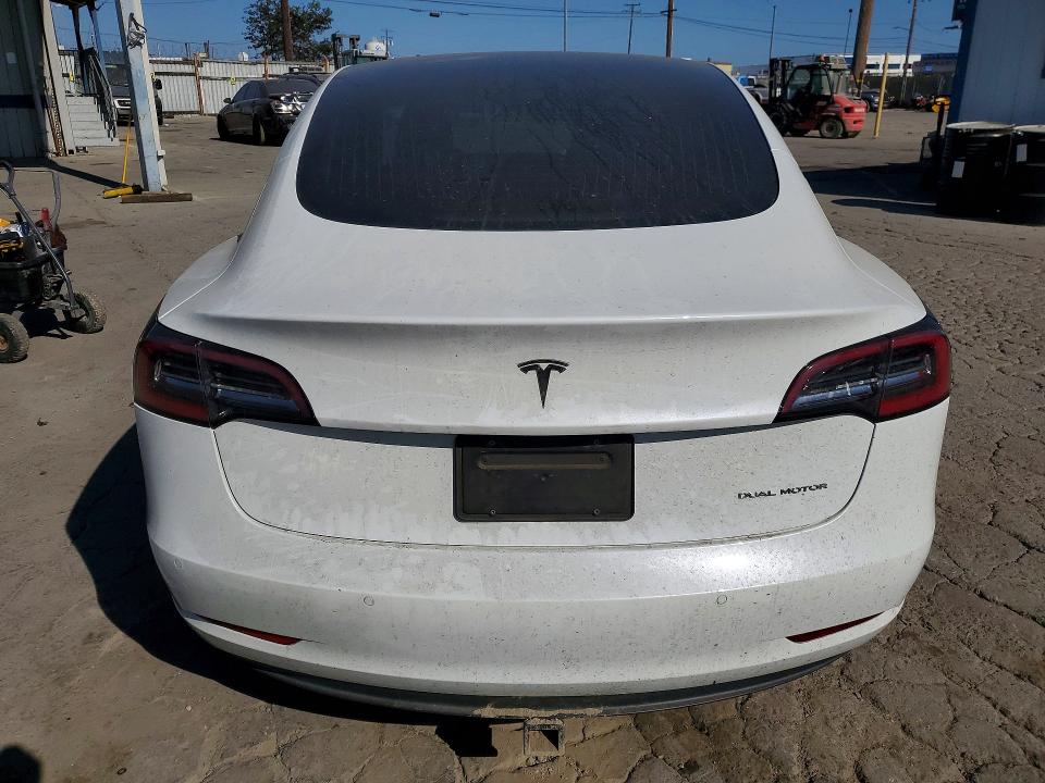 Продажа на аукционе авто 2018 Tesla Model 3, vin: 5YJ3E1EBXJF088721, номер лота: 64673156