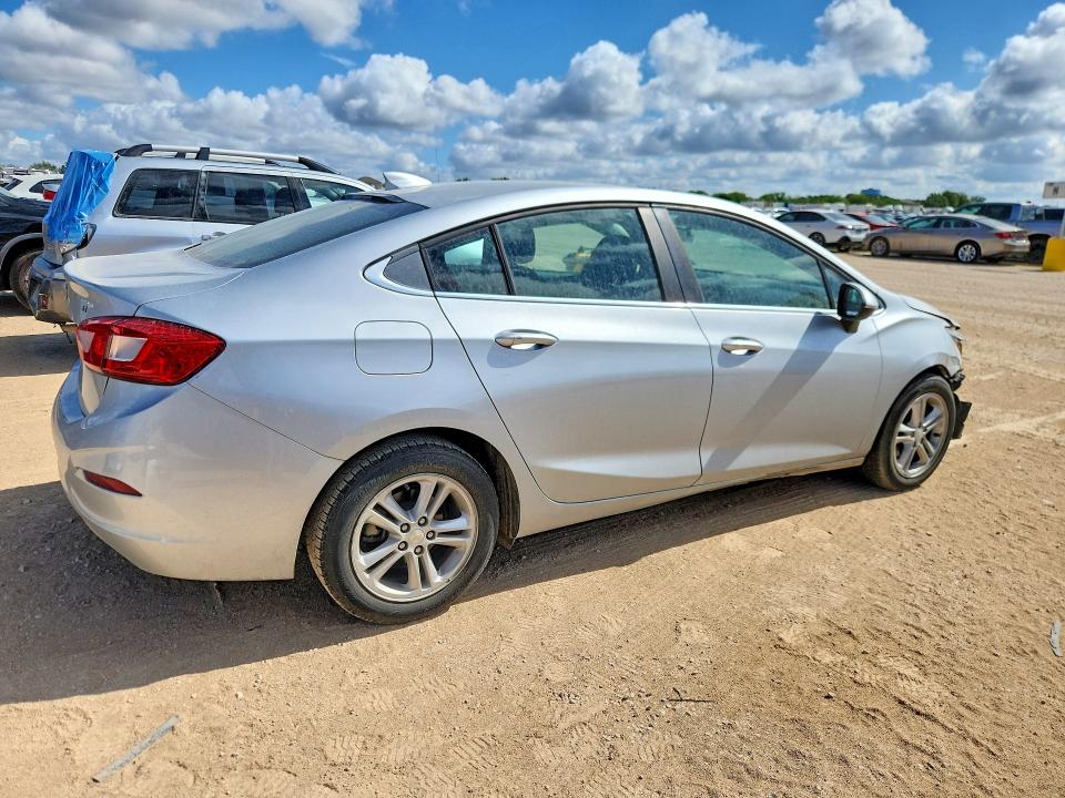 63889056 :رقم المزاد ، 1G1BE5SM5J7180181 vin ، 2018 Chevrolet Cruze مزاد بيع
