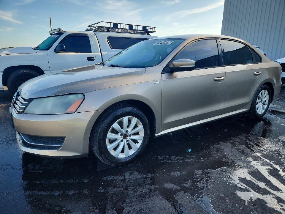Продаж на аукціоні авто 2015 Volkswagen Passat, vin: 1VWAT7A31FC006827, номер лоту: 64641626