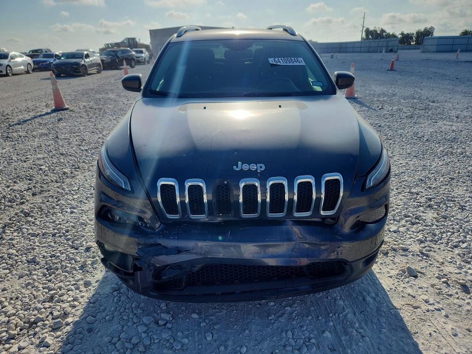 64109846 :رقم المزاد ، 1C4PJLCS8HW574283 vin ، 2017 Jeep Cherokee مزاد بيع