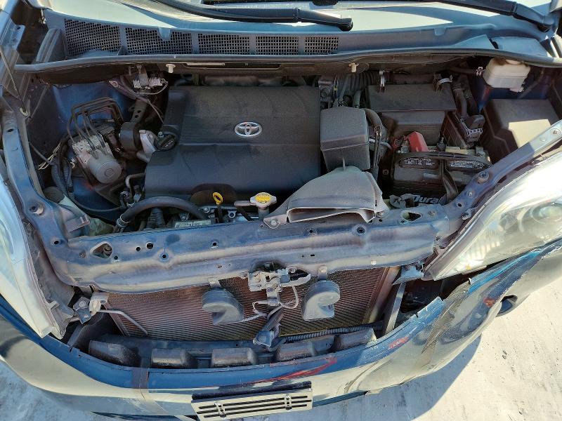 66306176 :رقم المزاد ، 5TDYK3DC0BS154162 vin ، 2011 Toyota Sienna مزاد بيع