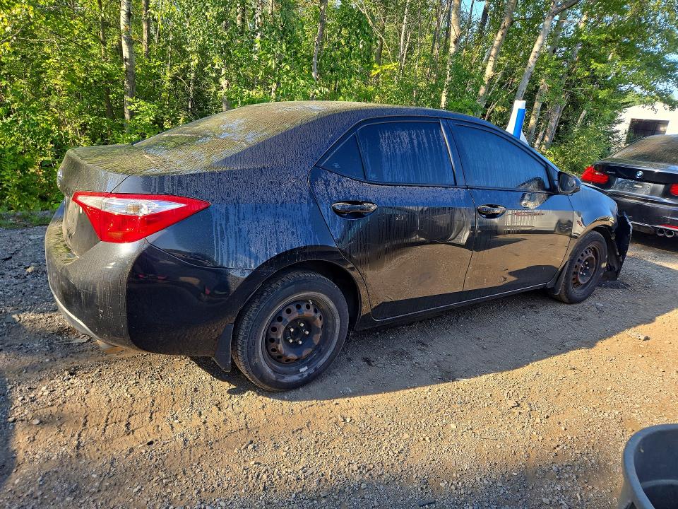 64193786 :رقم المزاد ، 2T1BURHEXFC446074 vin ، 2015 Toyota Corolla مزاد بيع