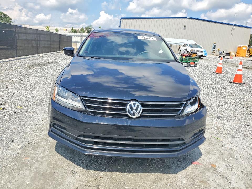 61230476 :رقم المزاد ، 3VW167AJ4HM327977 vin ، 2017 Volkswagen Jetta مزاد بيع