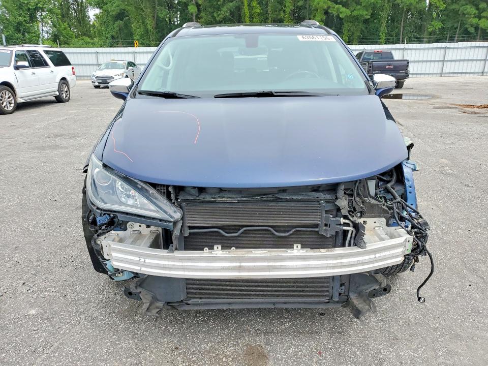 63561156 :رقم المزاد ، 2C4RC1GG5JR273918 vin ، 2018 Chrysler Pacifica مزاد بيع