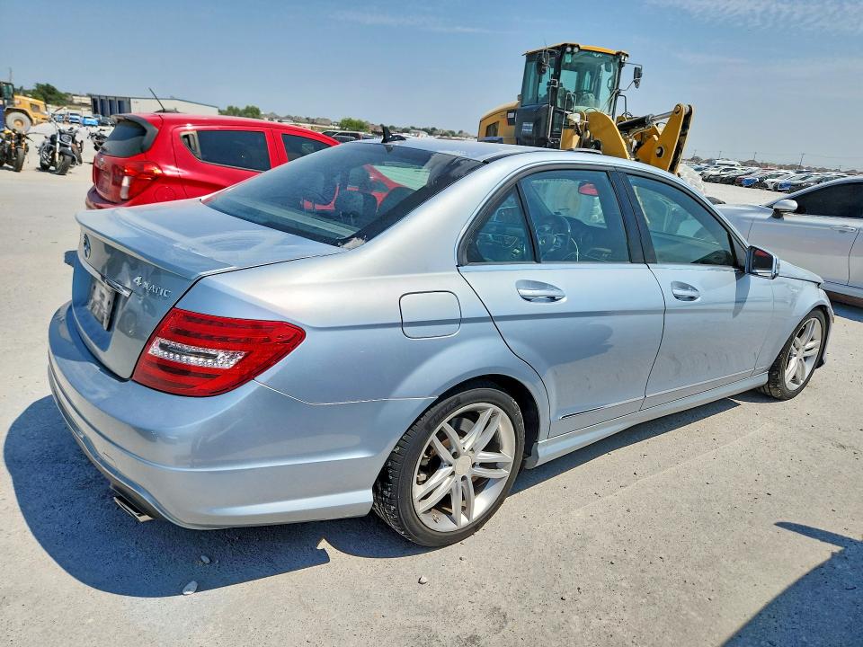 Продажа на аукционе авто 2013 Mercedes-benz C, vin: WDDGF8AB4DR251896, номер лота: 63553786