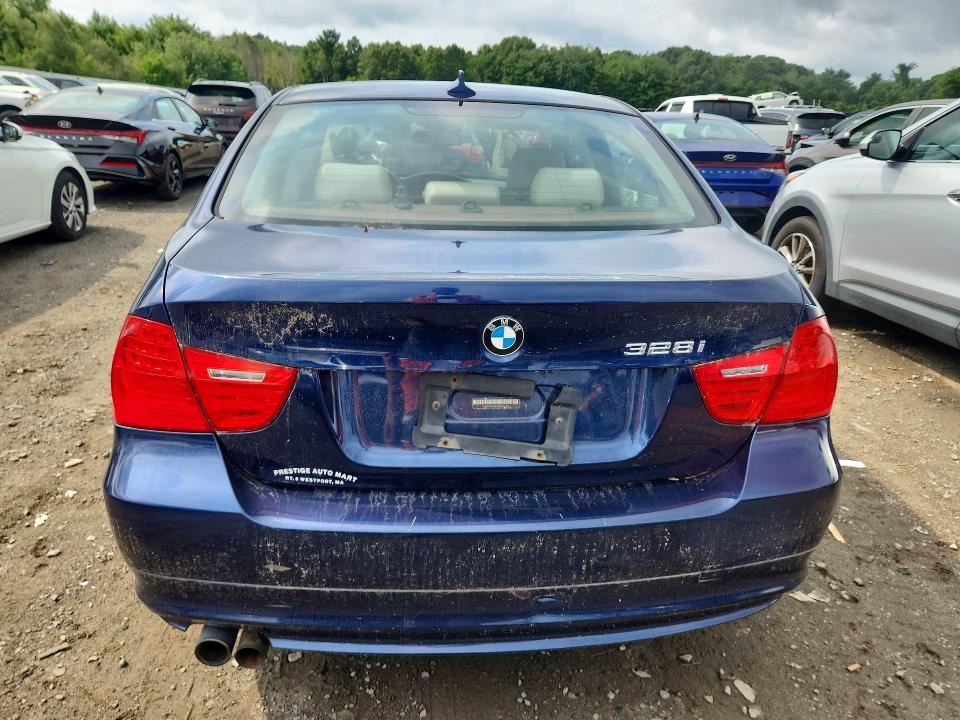 63949596 :رقم المزاد ، WBAPK5G5XBNN26145 vin ، 2011 Bmw 328 مزاد بيع