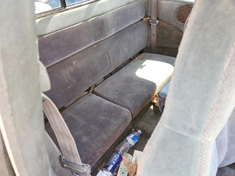 64517986 :رقم المزاد ، 1B7GL22X6YS667408 vin ، 2000 Dodge Dakota مزاد بيع