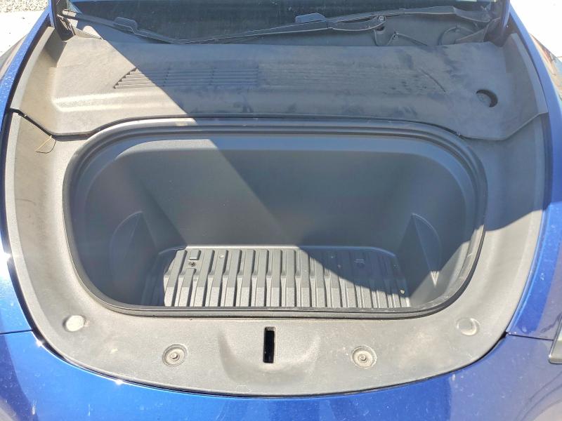 63806826 :رقم المزاد ، 5YJYGDEE9MF060652 vin ، 2021 Tesla Model Y مزاد بيع