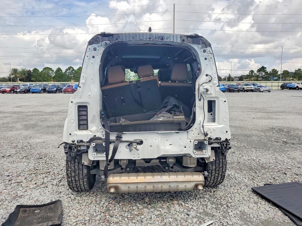 2025 Land Rover Defender მანქანა იყიდება აუქციონზე, vin: SALE27EU9S2400241, აუქციონის ნომერი: 63911426