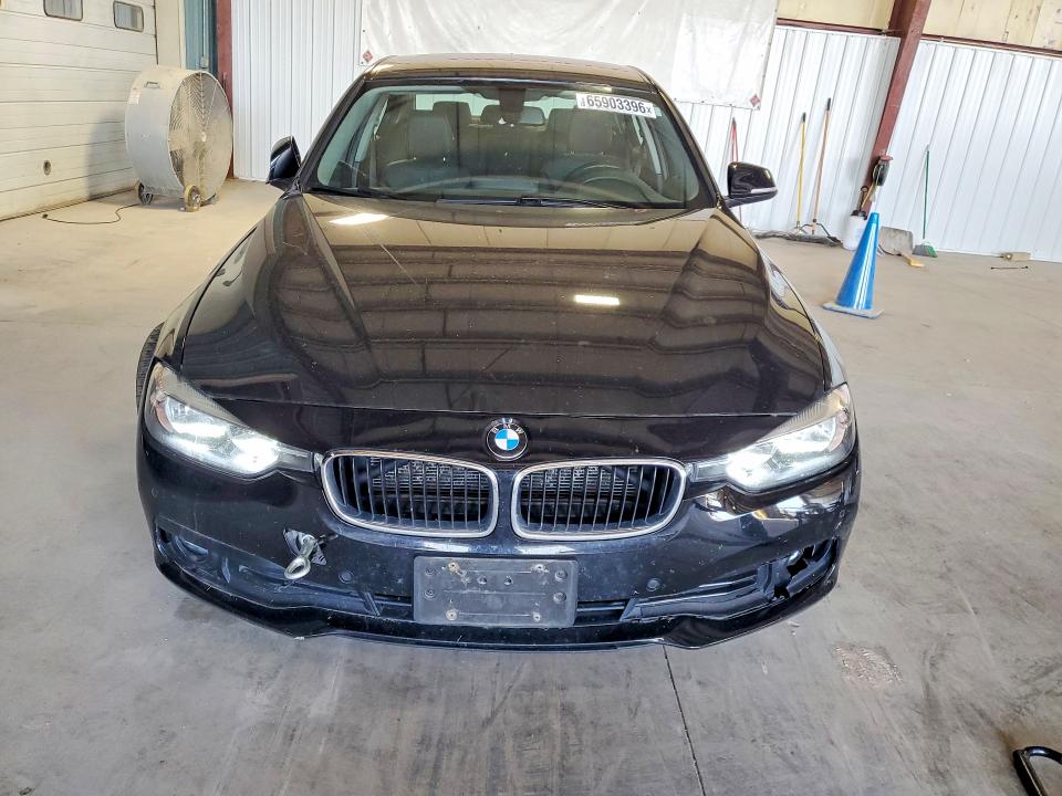 65903396 :رقم المزاد ، WBA8A3C57GK690379 vin ، 2016 Bmw 320 مزاد بيع