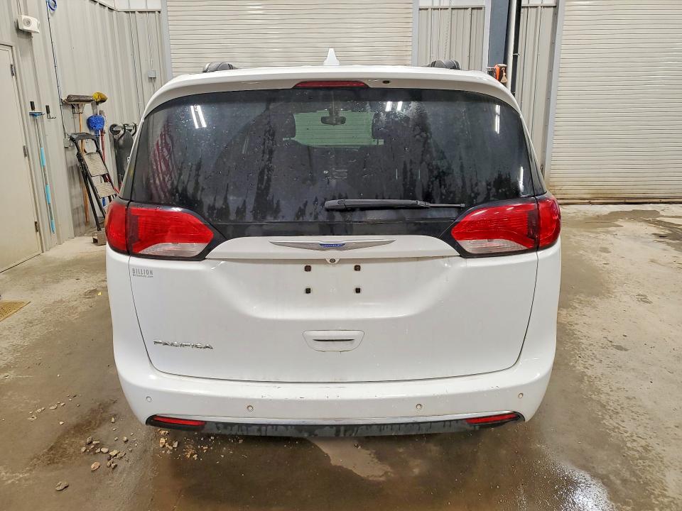 2018 Chrysler Pacifica მანქანა იყიდება აუქციონზე, vin: 2C4RC1FG1JR183120, აუქციონის ნომერი: 64957636