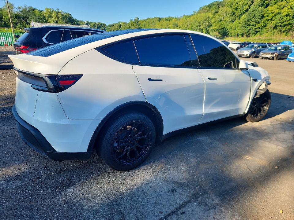 Продажа на аукционе авто 2026 Tesla Model Y, vin: 7SAYGDEDXTF460888, номер лота: 63935946