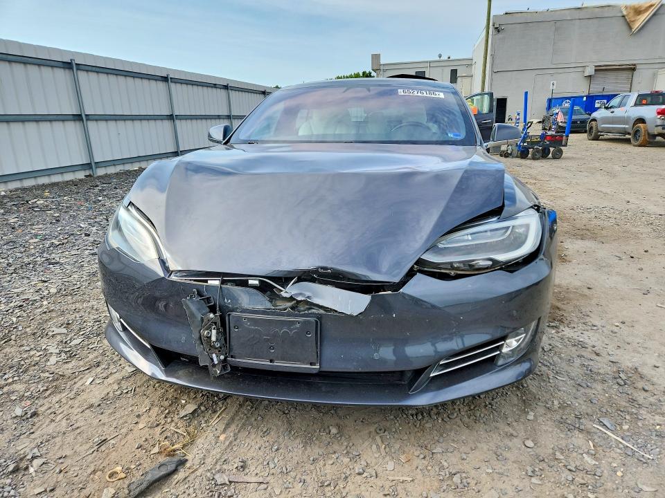 Продажа на аукционе авто 2018 Tesla Model S, vin: 5YJSA1E45JF276040, номер лота: 65276186