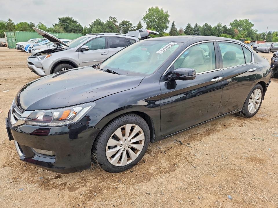 62528646 :رقم المزاد ، 1HGCR2F88FA159834 vin ، 2015 Honda Accord مزاد بيع