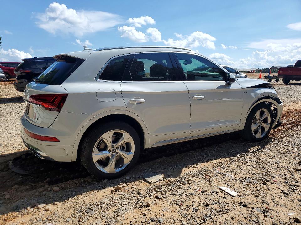 64242256 :رقم المزاد ، WA1EAAFYXP2165990 vin ، 2023 Audi Q5 مزاد بيع
