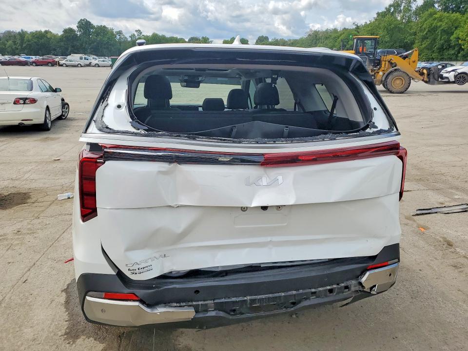 2026 Kia Carnival მანქანა იყიდება აუქციონზე, vin: KNDNE5K31T6561613, აუქციონის ნომერი: 65018106
