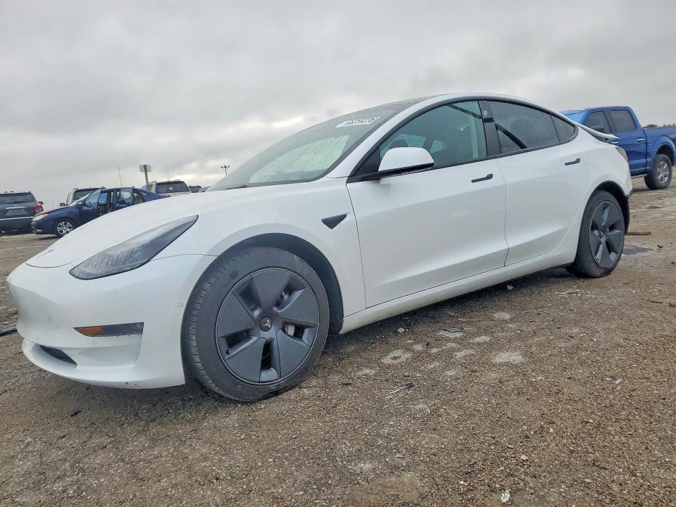 65259236 :رقم المزاد ، 5YJ3E1EB1NF184016 vin ، 2022 Tesla Model 3 مزاد بيع