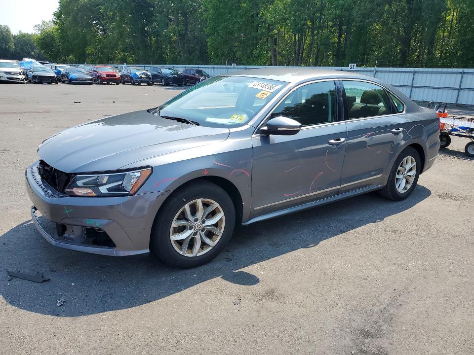 63748286 :رقم المزاد ، 1VWAT7A38HC031839 vin ، 2017 Volkswagen Passat مزاد بيع