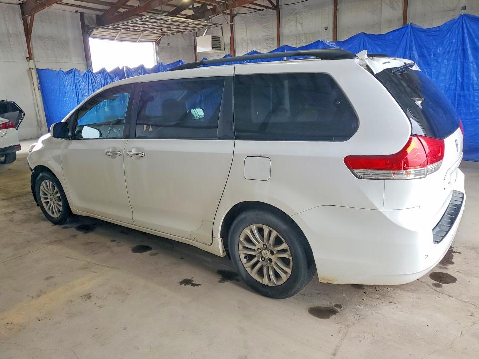 Продажа на аукционе авто 2011 Toyota Sienna, vin: 5TDYK3DC2BS011472, номер лота: 64992546