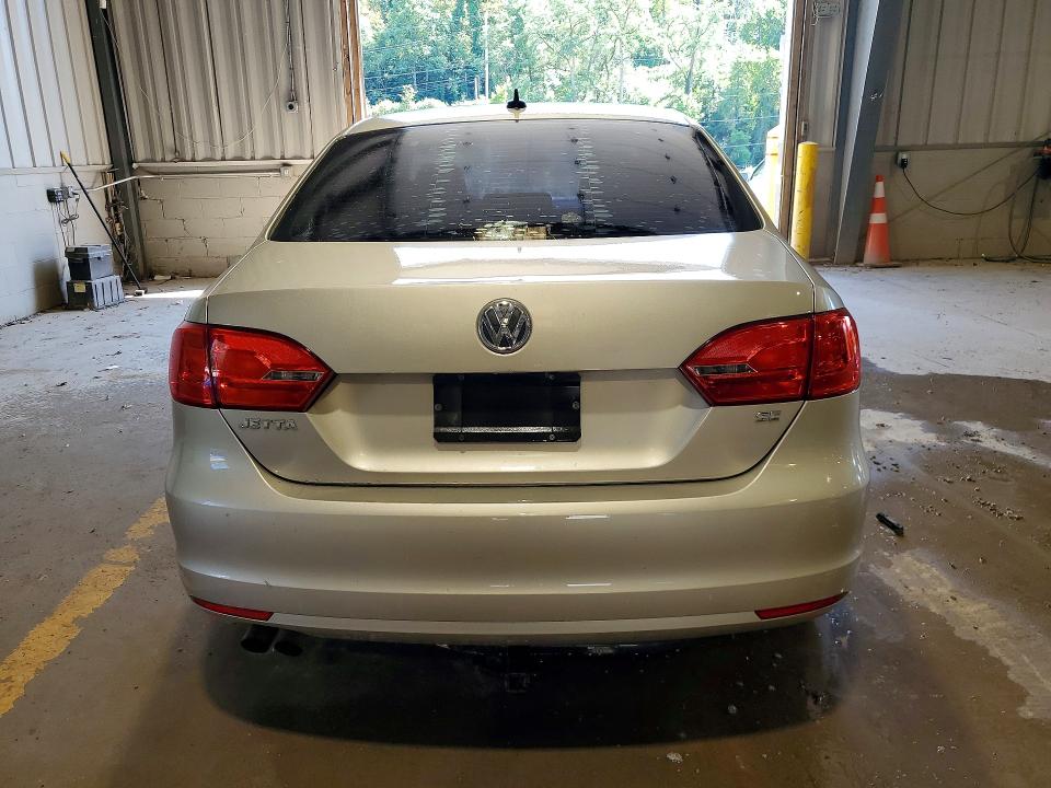 63680586 :رقم المزاد ، 3VWD17AJ5EM235106 vin ، 2014 Volkswagen Jetta مزاد بيع