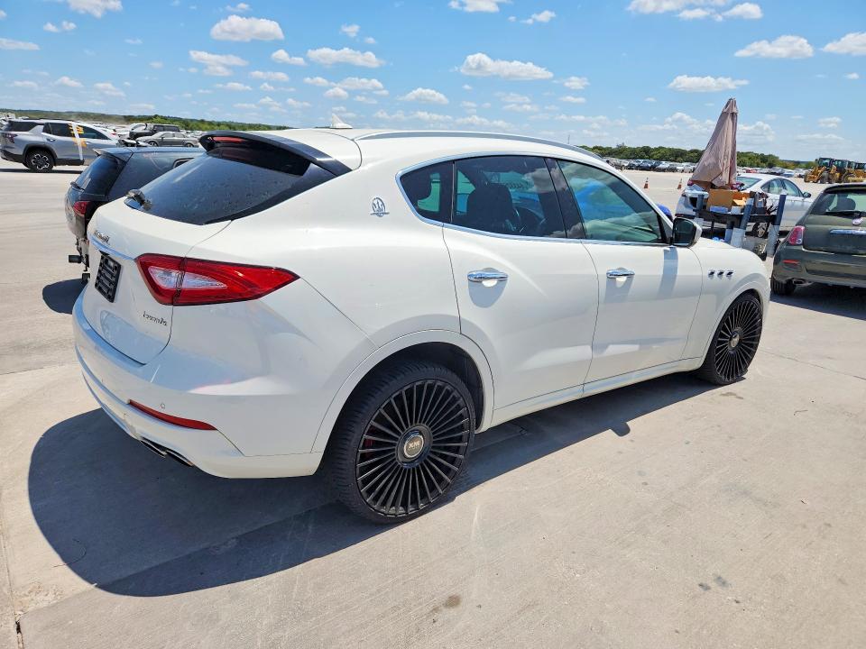 2017 Maserati Levante მანქანა იყიდება აუქციონზე, vin: ZN661XUL3HX210825, აუქციონის ნომერი: 64332666