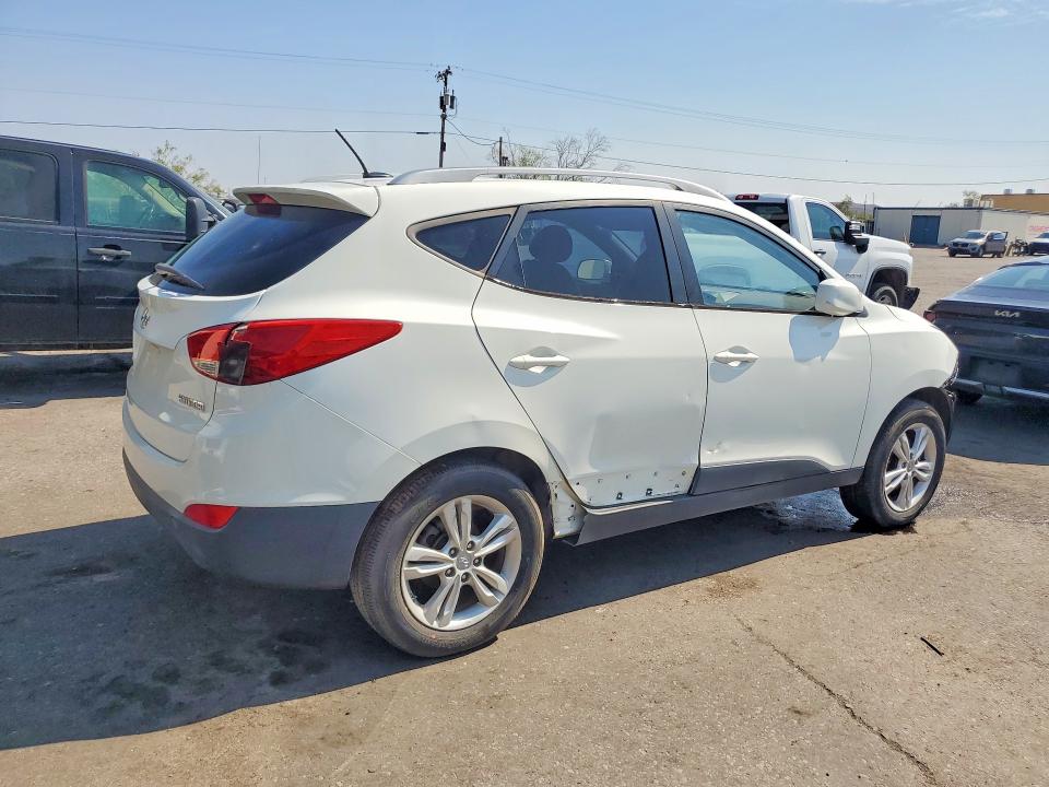 2010 Hyundai Tucson მანქანა იყიდება აუქციონზე, vin: KM8JU3AC9AU096395, აუქციონის ნომერი: 63884106