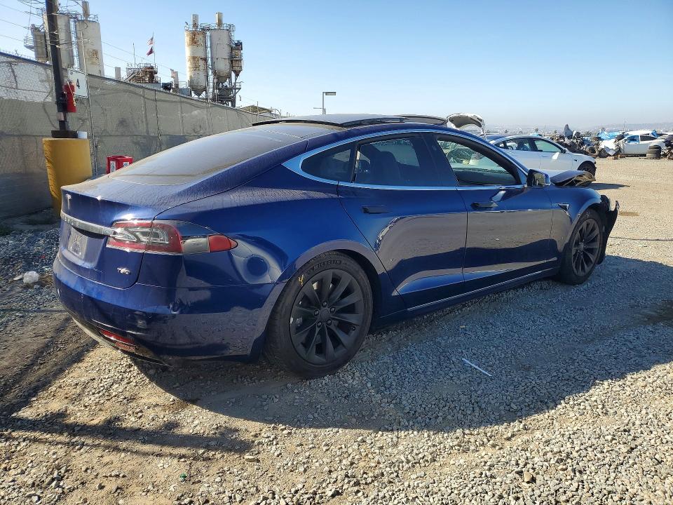 Продаж на аукціоні авто 2018 Tesla Model S, vin: 5YJSA1E25JF276702, номер лоту: 64393936