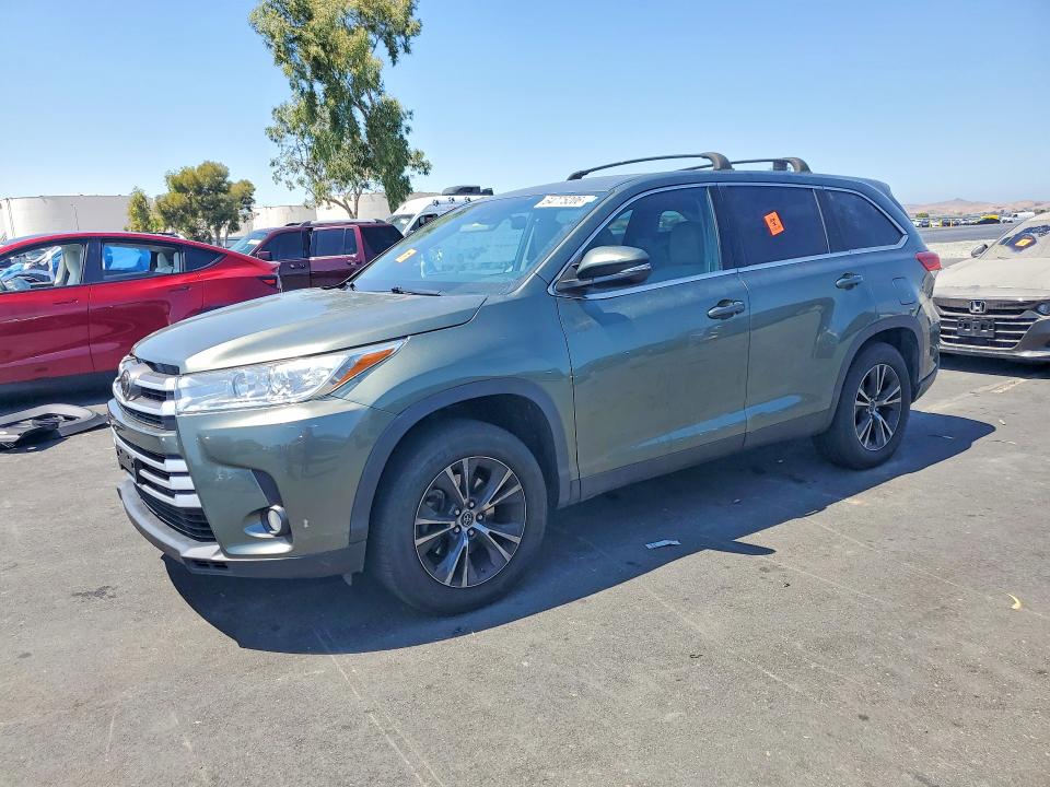 Продаж на аукціоні авто 2019 Toyota Highlander, vin: 5TDZZRFH7KS300259, номер лоту: 64775206