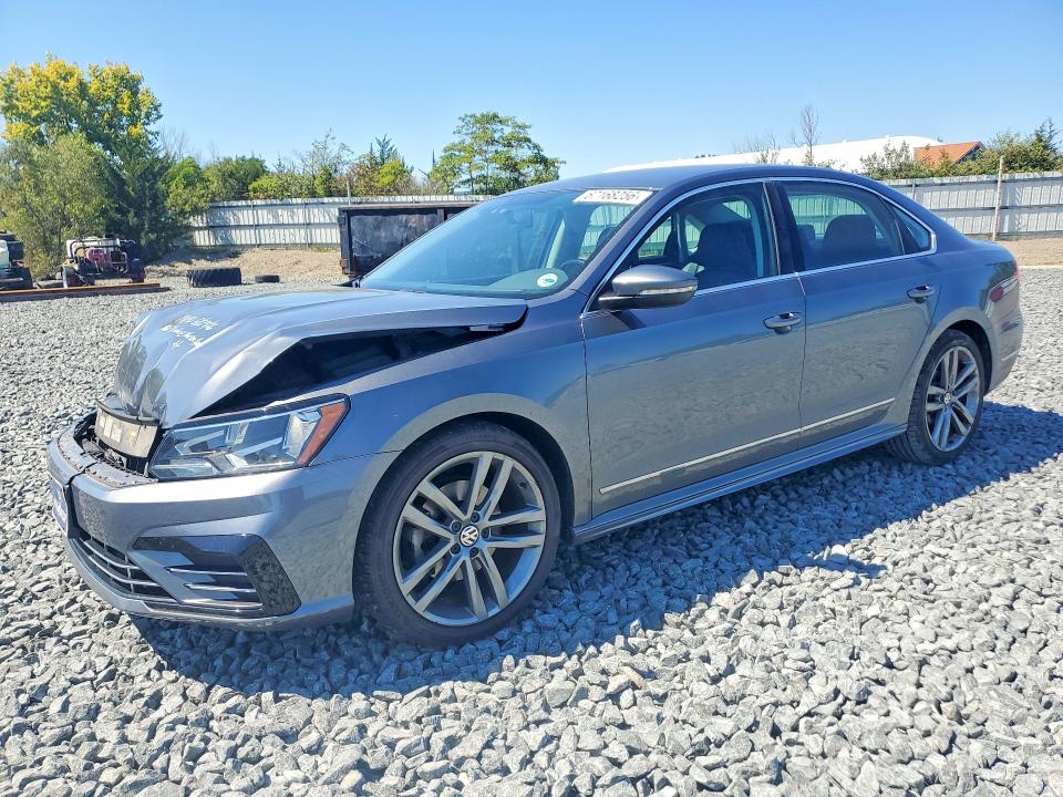 67168256 :رقم المزاد ، 1VWAT7A37GC063017 vin ، 2016 Volkswagen Passat مزاد بيع