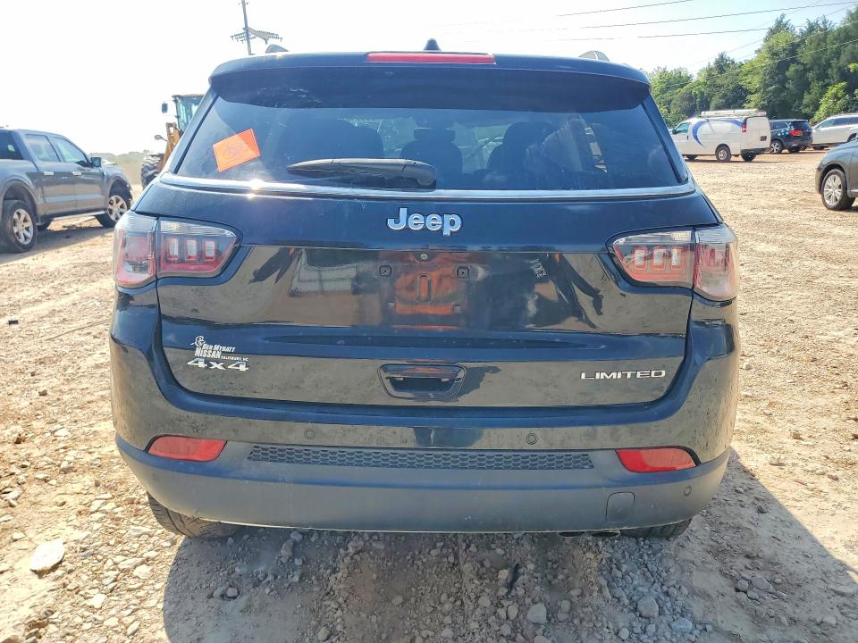 65314016 :رقم المزاد ، 3C4NJDCB9JT231555 vin ، 2018 Jeep Compass مزاد بيع