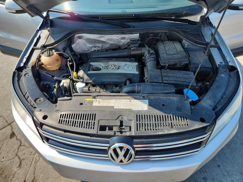 64783026 :رقم المزاد ، WVGBV7AX0HW510741 vin ، 2017 Volkswagen Tiguan مزاد بيع