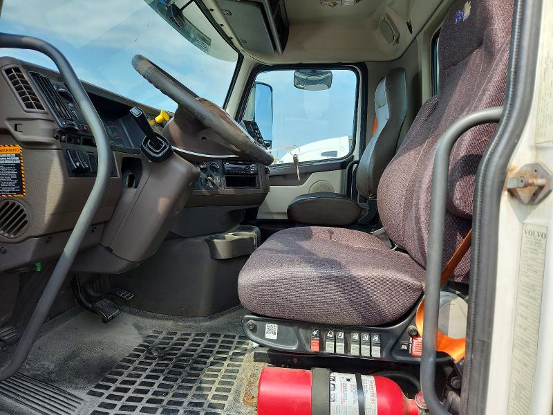 Aukcja sprzedaży 2017 Volvo Vn Vnl, vin: 4V4N39TG9HN988182, numer aukcji: 65240346