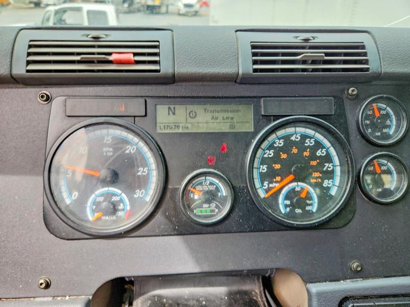 Auction sale of the 2017 Freightliner Cascadia 113, vin: 1FUBGBDVXHLHH2528, lot number: 66353716
