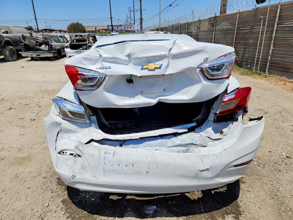 2017 Chevrolet Cruze მანქანა იყიდება აუქციონზე, vin: 3G1BE5SM6HS507716, აუქციონის ნომერი: 63722066