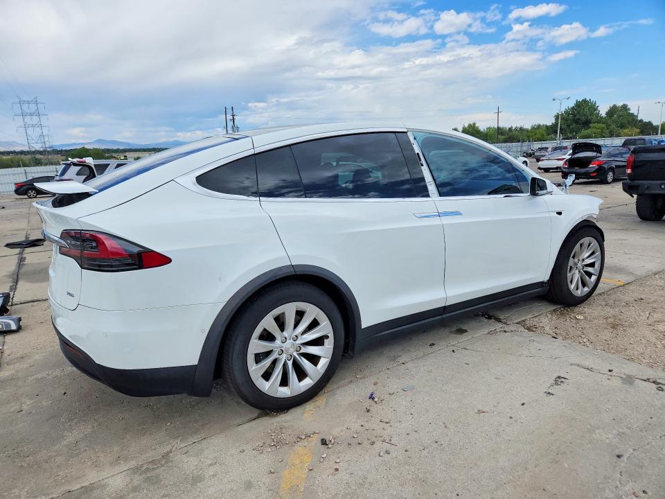 Продаж на аукціоні авто 2018 Tesla Model X, vin: 5YJXCDE21JF112039, номер лоту: 65048536