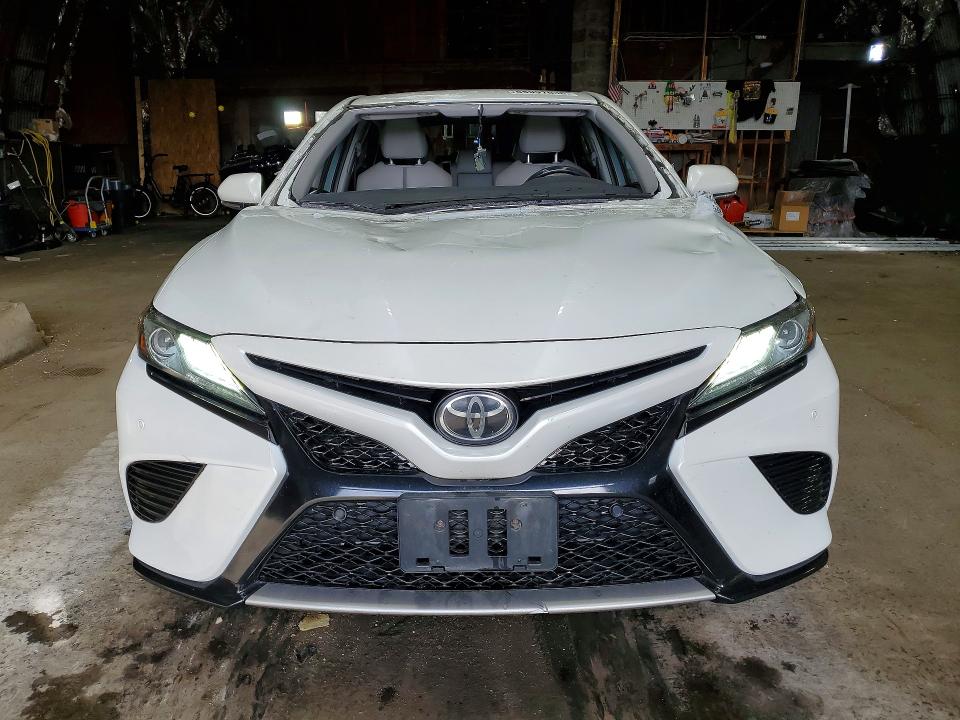Продажа на аукционе авто 2018 Toyota Camry, vin: 4T1B61HK4JU121686, номер лота: 65997036