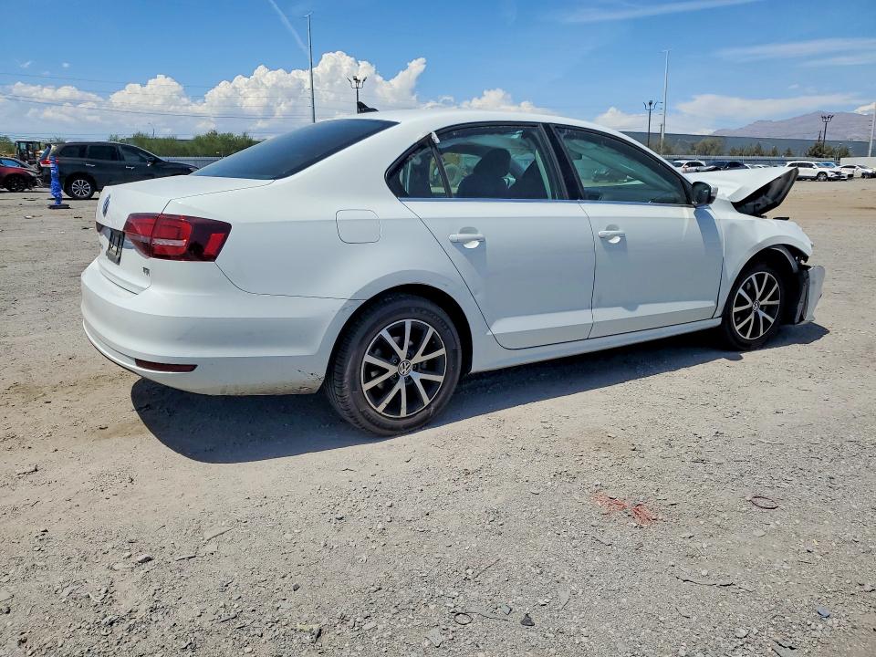 66133056 :رقم المزاد ، 3VWDB7AJ7HM393979 vin ، 2017 Volkswagen Jetta مزاد بيع