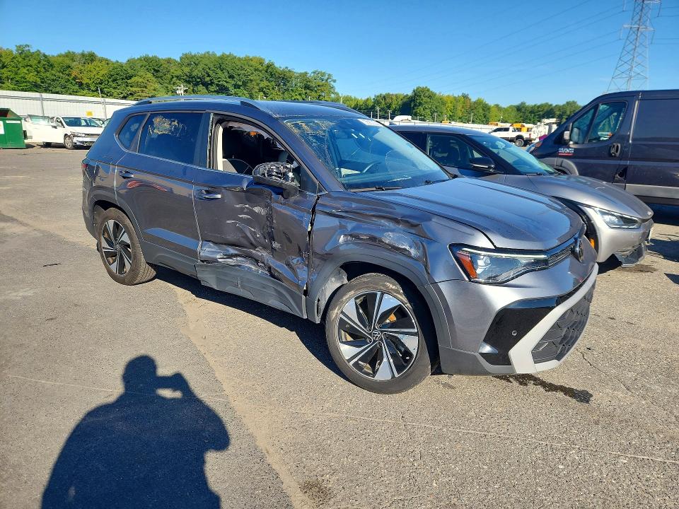 66350686 :رقم المزاد ، 3VVUC7B23SM024262 vin ، 2025 Volkswagen Taos مزاد بيع