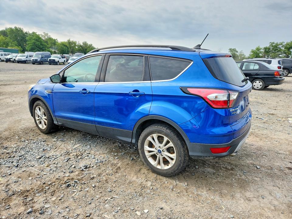 64386786 :رقم المزاد ، 1FMCU0HDXJUA21663 vin ، 2018 Ford Escape مزاد بيع