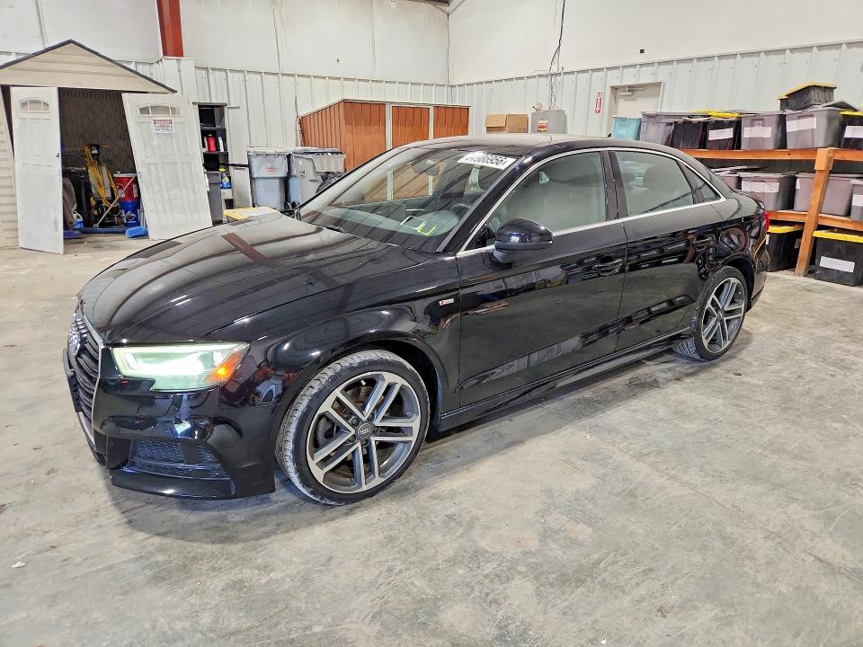 Продажа на аукционе авто 2018 Audi A3, vin: WAUJ8GFF6J1036947, номер лота: 64986956